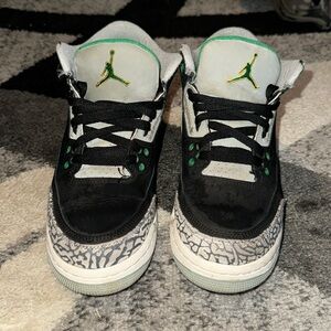 Jordan 3 Retro
Pine Green (GS)